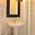 Hotel Logis La Bastide Des Oliviers