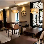Hotel Logis La Bastide Des Oliviers