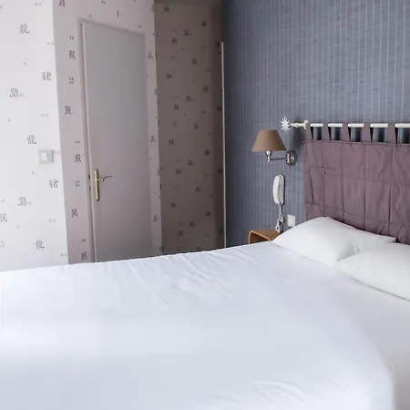 Logis La Bastide Des Oliviers Hotel Monflanquin