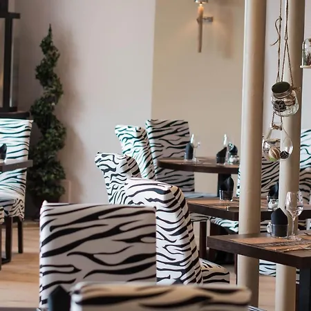 Logis La Bastide Des Oliviers Hotel 3*