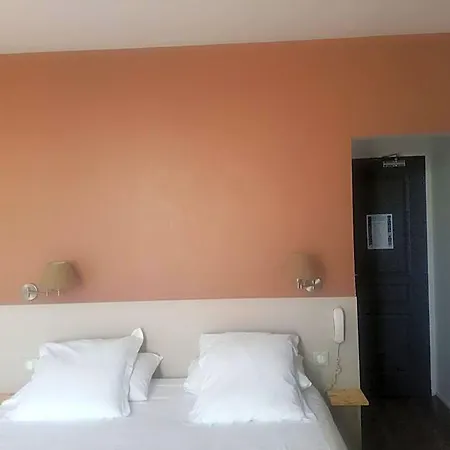 Hotel Logis La Bastide Des Oliviers Monflanquin