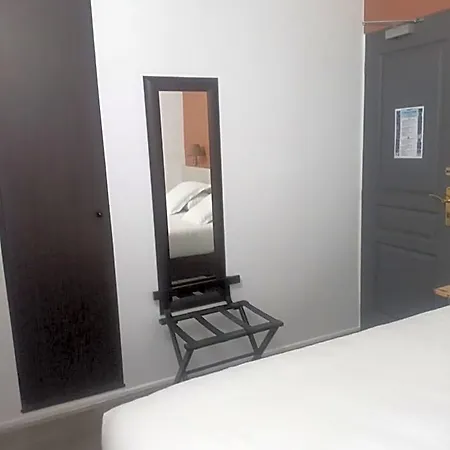 Hotel Logis La Bastide Des Oliviers 3*