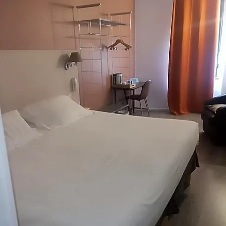 Logis La Bastide Des Oliviers Hotel