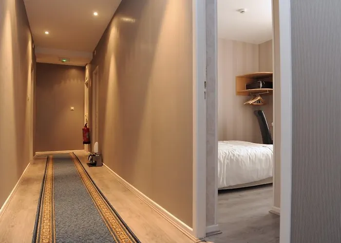 Hotel Logis La Bastide Des Oliviers