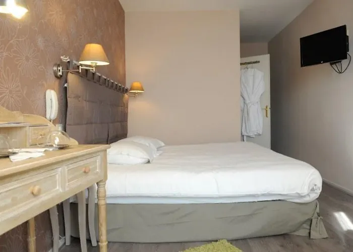 Hotel Logis La Bastide Des Oliviers Monflanquin